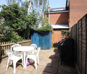 2 bedroom terraced house to rent - Photo 2