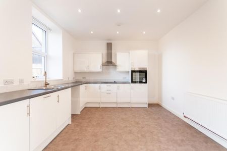 3 bedroom detached house to rent - Photo 4