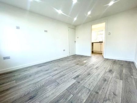 1 bedroom ground floor flat to rent - Photo 5
