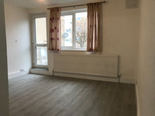 1 Bed Flat, Staines Road, TW3 - Photo 1