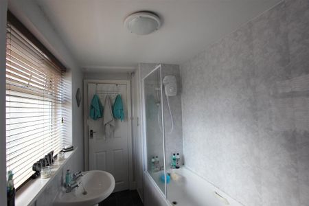 3 bedroom terraced house to rent - Photo 4