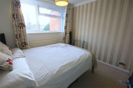 Benen-stock Road, Staines-upon-thames, TW19 - Photo 4