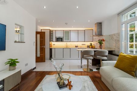 4 Bed Flat, Cumberland Court, W1H - Photo 2