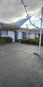 Quality Fully renovated dual occupancy close to hospital - Photo 3