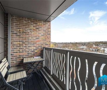 High Street, Hornsey, London, N8 - Photo 1