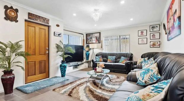 MANUREWA, 4 BEDROOMS - Photo 1