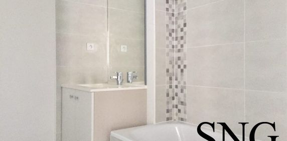 T2 AVEC BALCON ET PARKING - Photo 2