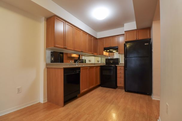 For Lease - 4975 Southampton Drive Unit# 195, Mississauga, Ontario - Photo 1