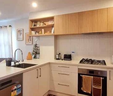Modern home in the heart of Wainuiomata! - Photo 3