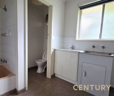 Bright & Spacious Home on Carlton Road - Photo 4