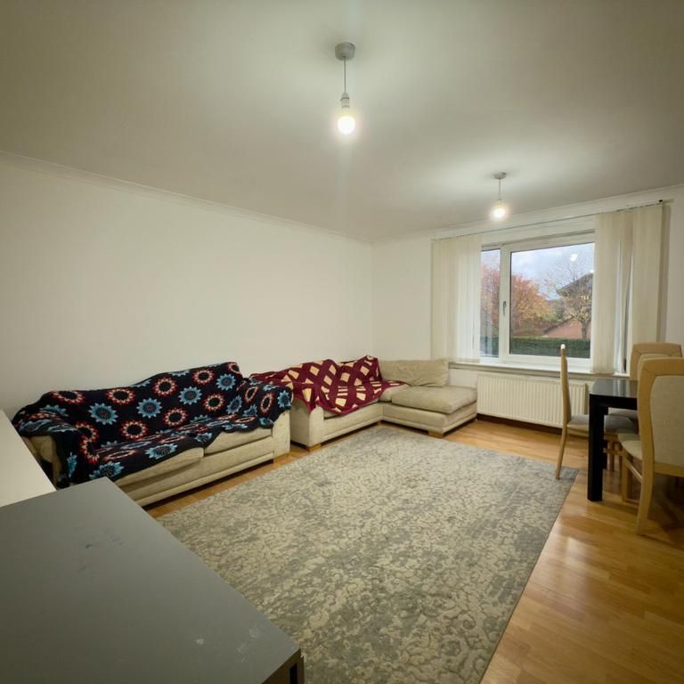 3 bedroom flat to rent - Photo 1