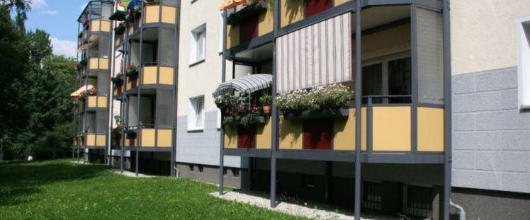 Schöne 2 Raum-Wohnung mit Dusche und Wanne - Photo 1