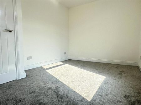 4 bedroom terraced house to rent - Photo 4