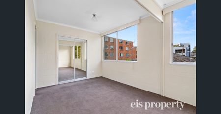 Prestigious Sandy Bay Apartment - Photo 5