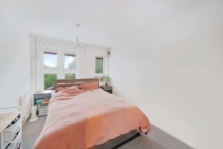 Beautiful one bedroom flat on the second floor in a purpose-built block in Hackney Wick. - Photo 5