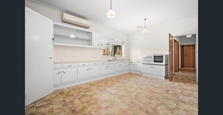 Three Bedroom Home - Large Corner Block - Photo 4