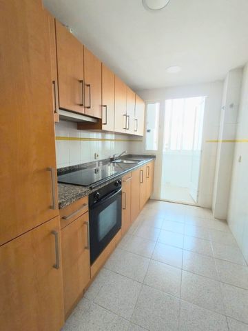 UNFURNISHED APARTMENT, AIR CONDITIONING, COMMUNITY POOL, PARKING, TERRACE, FIREPLACE - Photo 4