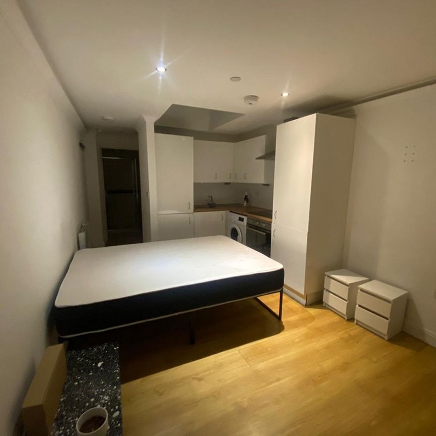 Studio Flat, High Road, N22 - Photo 1