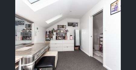 FOUR BEDROOM HOUSE - Photo 5