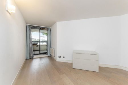 2 bedroom flat in 6 Burrells Wharf Square - Photo 4