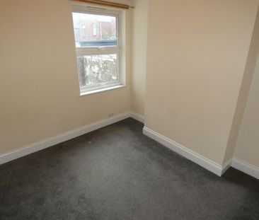 3 bed Terraced - To Let - Photo 3
