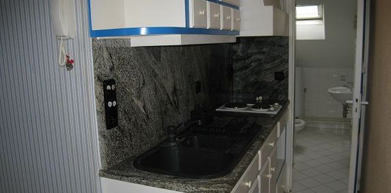 Location Appartement 2 pièces 19m² LA FLECHE 72200 - Photo 2