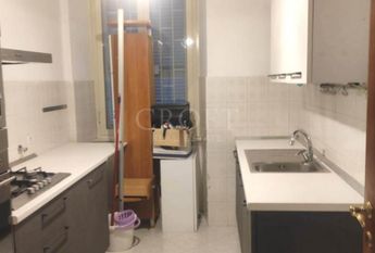 Monteverde Vecchio: Modern 2 bedroom, 2 bath, large living room, separate kitchen. Bright, silent, parquet floors, situated in lovely period building, excellent area, near park. Ref. 2364.