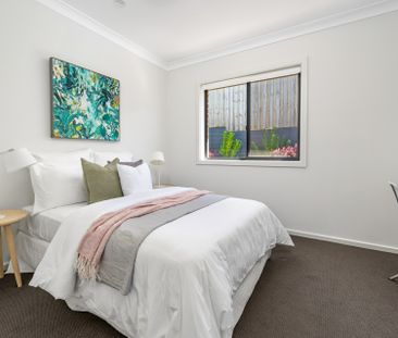 THIS HOME IS SIMPLY GORGEOUS!! - Photo 4