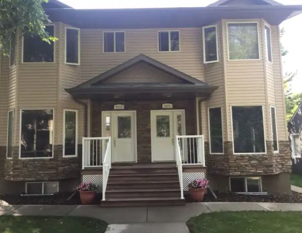 Nice 3 bedroom ,2.5 bath in Ritchie | 9621 79 Ave NW, Edmonton - Photo 1