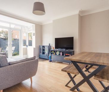 3 bedroom semi-detached house to rent - Photo 4