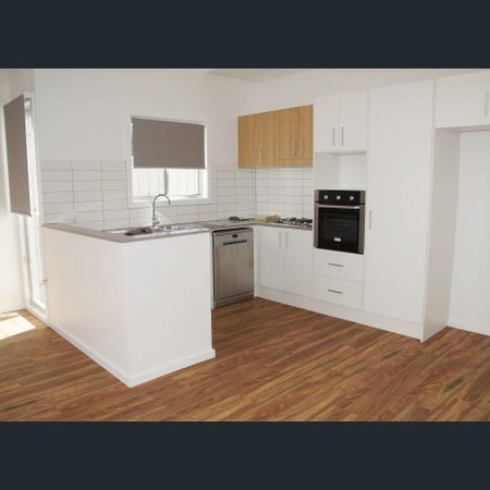 Light & Airy Shelly Beach Villa - Photo 3