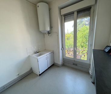 T2 rénové avec balcon - Photo 3