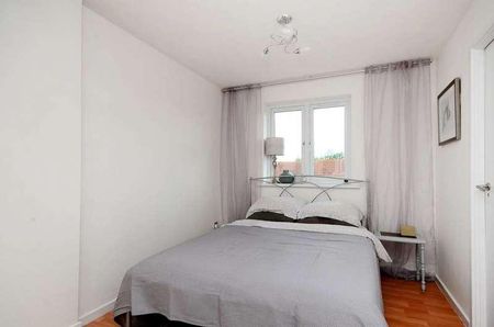 Linton Gardens, Beckton, E6 - Photo 5