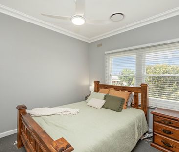 Stunningly Renovated Home with Large Backyard – A Must-See! - Photo 4