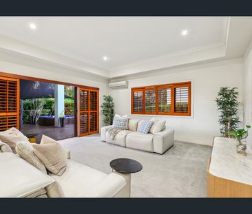 SECLUDED SANCTUARY IN THE HEART OF ROBINA: LUXURY LIVING WITH ULTIM... - Photo 5