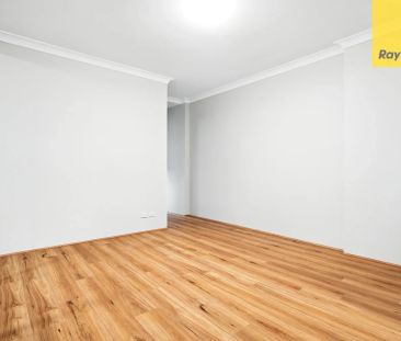 Modern, Bright & Ultra Convenient - Walk to Everything! - Photo 6