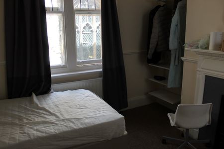 8 Bed Flat, All Saints Lane, BS1 - Photo 3