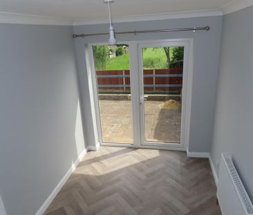 3 bedroom semi-detached bungalow to rent - Photo 2