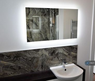 1 bedroom in a house share to rent - Photo 5