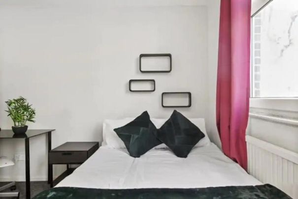 1 bedroom in a house share to rent - Photo 1