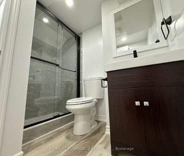 Detached Home For Lease | E8137384 - Photo 5