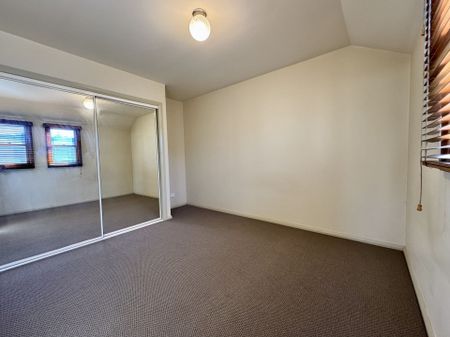 PRIME LOCATION - Photo 2