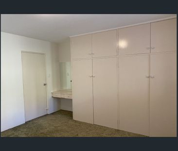 A hidden gem on Chevron Island! - Photo 3