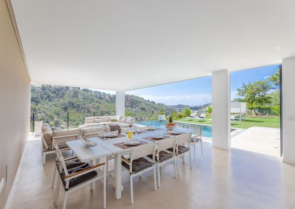 FANTASTIC LUXURIOUS VILLA IN MARBELLA