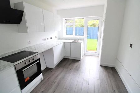 3 bedroom bungalow to rent - Photo 4