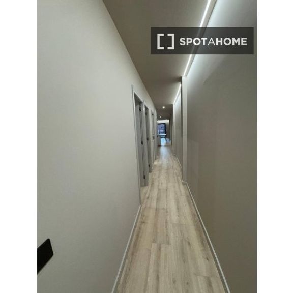 3 room luxury Apartment for rent in Santa Coloma de Gramenet, Spain - Photo 1