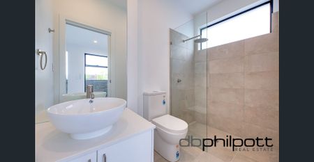 LOCATION, LAYOUT AND LOW MAINTENANCE LIVING! - Photo 3