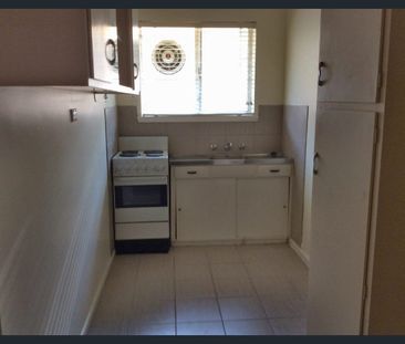 One bedroom unit in a great location! - Photo 1