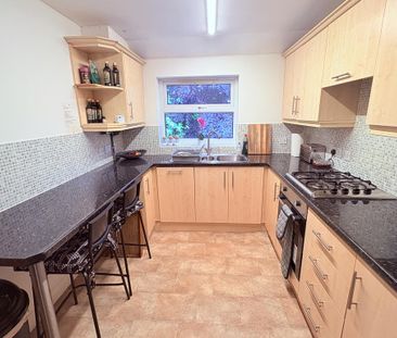 2 bedroom apartment to rent - Photo 5