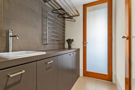 Thinking of selling? Contact our agent - Photo 2